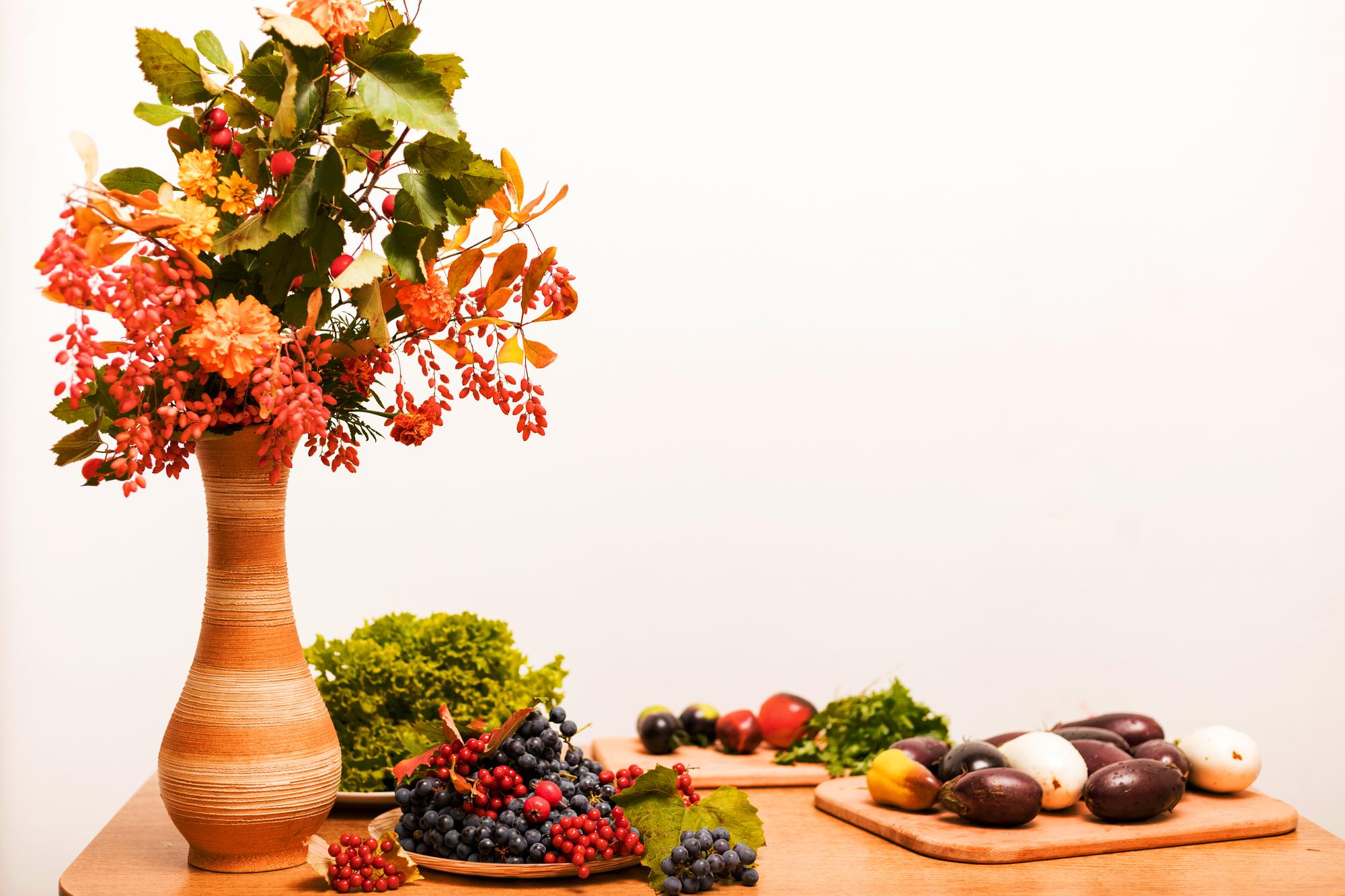 Set di ingredienti locali sul tavolo